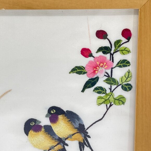 vintage chinese silk hand embroidery with birds & blossoms framed 10 1/2" x 10 1 - Picture 2 of 6